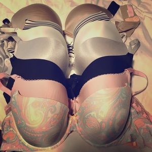 7 Victoria secret bras (36D 36DD)